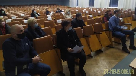 На Житомирщині п'яна мати не хотіла віддавати соцслужбам доньку