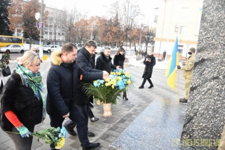 У День Соборності України в Житомирі вшанували пам’ять відомих українських діячів