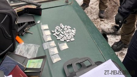 Поблизу Житомира затримали п'ятьох наркоділків, які виготовляли амфетамін
