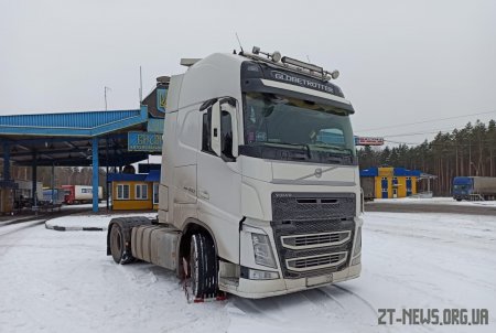 Нещодавно викрадену вантажівку виявили на українсько-білоруському кордоні