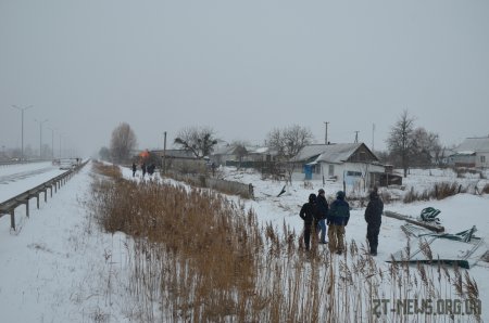 У Житомирському районі водій вантажівки в’їхав у приватне подвір’я