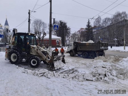 Комунальні служби у Житомирі вивезли близько 700 тонн снігу