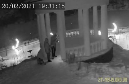 У Житомирі невідомі пофарбували альтанку, яка нещодавно постраждала від рук вандалів