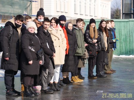 Школярі разом з пластунами відзначили у Житомирі "День Звитяги"