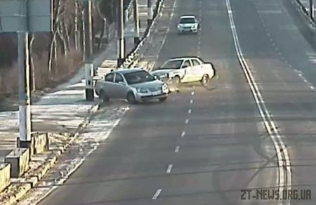 Камери відеоспостереження зняли момент ДТП поблизу Чуднівського мосту