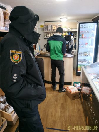 Мобільні групи продовжують перевіряти як у Житомирі виконуються карантинні заходи