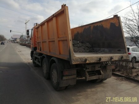 Комунальні служби міста розпочали весняну толоку
