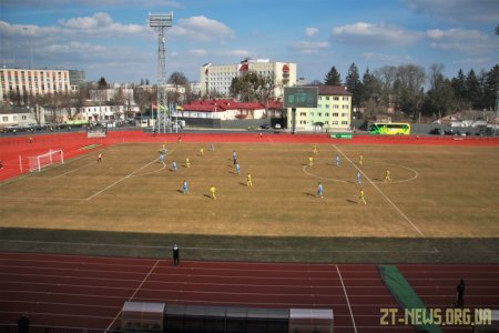 На оновленому центральному стадіоні після 16 років перерви ФК «Полісся» зіграв з херсонським «Кристалом»