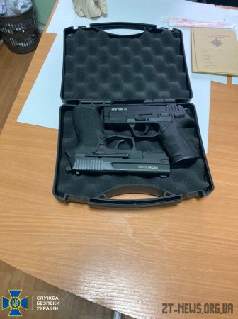 У Житомирі раніше засуджений переробляв стартові пістолети під стрільбу бойовими набоями