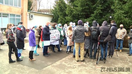 В обласній лікарні медики вимагають звільнення генерального директора