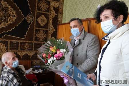 Ветеран Другої світової війни отримав нагороду «За заслуги перед містом Житомиром III ступеня»