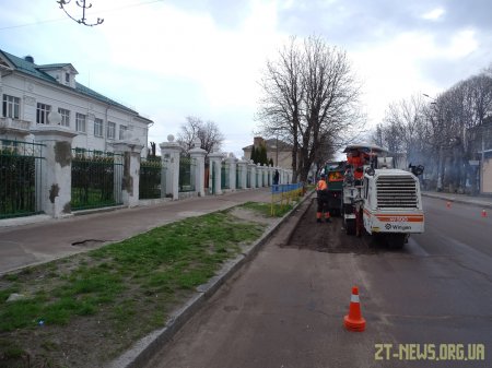 Поблизу житомирської школи №36 будують піднятий пішохідний перехід