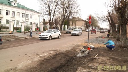 Поблизу житомирської школи №36 будують піднятий пішохідний перехід