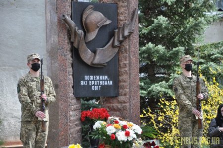 У Житомирі вшанували пам'ять загиблих ліквідаторів аварії на Чорнобильській АЕС