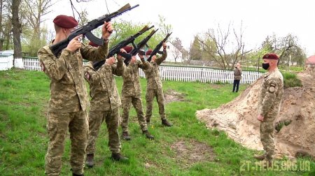 На Житомирщині перепоховали останки 100 воїнів, які загинули в Другій світовій війні