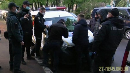 У Житомирі затримали чоловіка, який хотів зробити понад 100 "закладок" наркотиків у міському парку