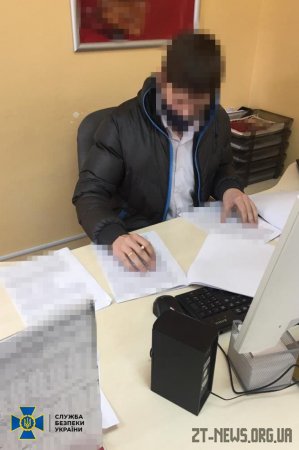 На Житомирщині посадовець банку обслуговував нелегальних експортерів державної деревини