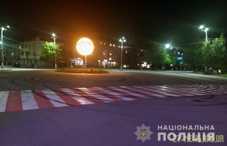 За нічний дрифт у Новограді-Волинському затримали керманича BMW