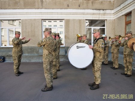 На фасаді школи №7 відкрили меморіальну дошку Олексію Золіну