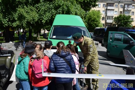 Майстер-класи, святкові концерти, ігри - у Житомирі святкують Міжнародний день захисту дітей