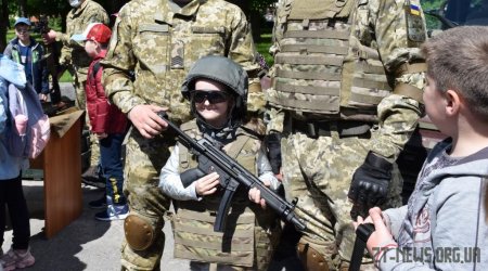Майстер-класи, святкові концерти, ігри - у Житомирі святкують Міжнародний день захисту дітей