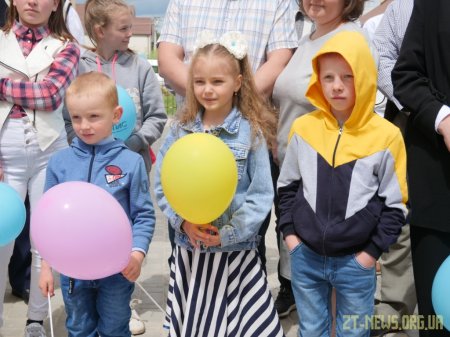 20 дітей-сиріт та дітей, позбавлених батьківського піклування, незабаром переступлять поріг своїх домівок