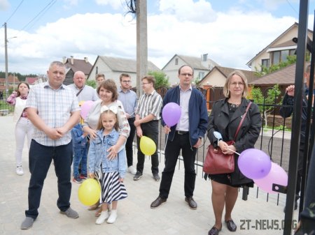 20 дітей-сиріт та дітей, позбавлених батьківського піклування, незабаром переступлять поріг своїх домівок