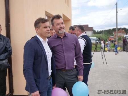 20 дітей-сиріт та дітей, позбавлених батьківського піклування, незабаром переступлять поріг своїх домівок