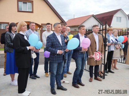 20 дітей-сиріт та дітей, позбавлених батьківського піклування, незабаром переступлять поріг своїх домівок