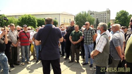 Близько сотні житомирян на майдані Корольова вимагали перерахунку пенсій