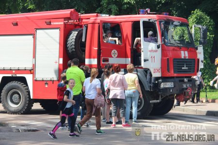 У Житомирі вперше провели забіг єдності «Поліція передає естафету»