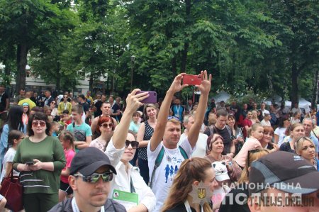 У Житомирі вперше провели забіг єдності «Поліція передає естафету»