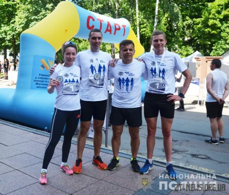 У Житомирі вперше провели забіг єдності «Поліція передає естафету»