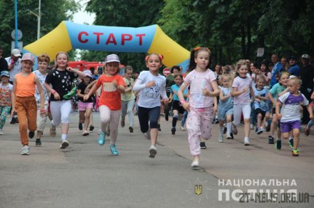 У Житомирі вперше провели забіг єдності «Поліція передає естафету»