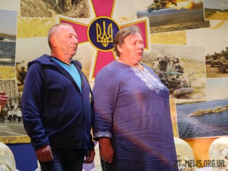 У Житомирі рідним загиблих героїв вручили «Ікони пам'яті»