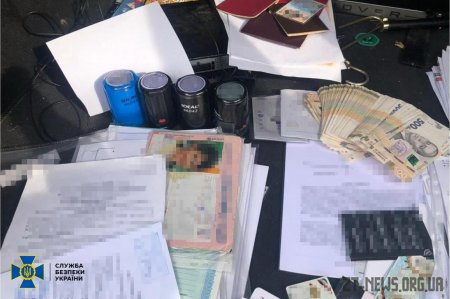 У Житомирі іноземець створив декілька фіктивних будівельних фірм для виготовлення підроблених документів