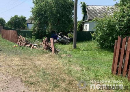 На Житомирщині ВАЗ з’їхав у кювет і перекинувся