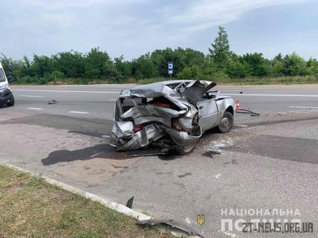 Поблизу Житомира бус в’їхав у легковик: троє людей отримали травми