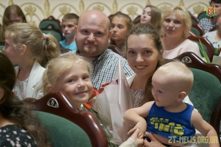 Шестеро житомирянок отримали почесне звання «Мати-героїня»