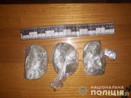 Коростенські поліцейські розшукали підозрюваного у поширенні метадону