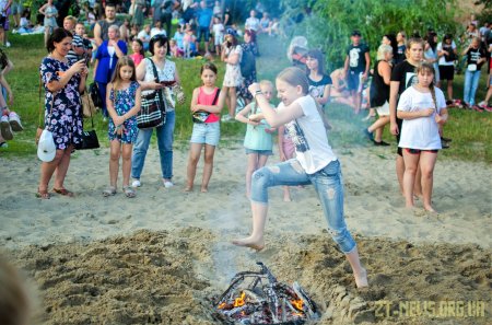Фотозони, конкурси, театралізоване дійство, фаєр-шоу та дискотека - у Житомирі відсвяткували Івана Купала