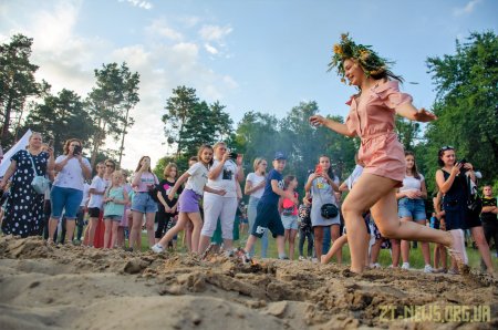 Фотозони, конкурси, театралізоване дійство, фаєр-шоу та дискотека - у Житомирі відсвяткували Івана Купала