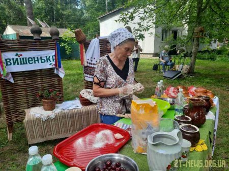 Фотозони, конкурси, театралізоване дійство, фаєр-шоу та дискотека - у Житомирі відсвяткували Івана Купала