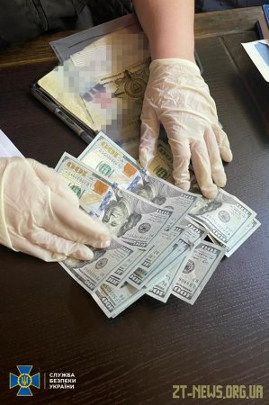 СБУ викрила злочинця, який хотів отримати дозвіл на «легалізацію» іноземців в Україні