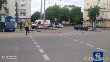 У Житомирі вранці зіткнулись Seat Ibiza та Opel: травмувалися двоє людей