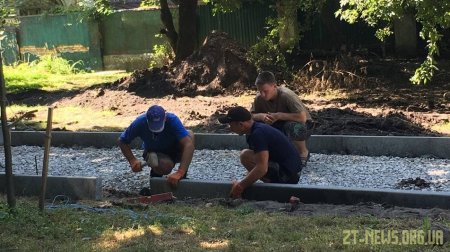 Розпочато реконструкцію скверу на майдані Путятинському