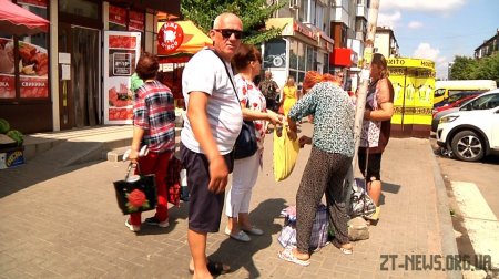 У Житомирі посили контроль за стихійною торгівлею