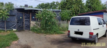 На Житомирщині гараж перетворили на підпільну заправку