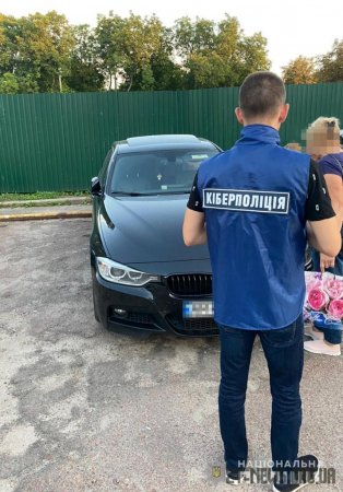 Кіберполіцейські викрили подружжя житомирян у шахрайстві із продажем цуценят