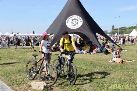 Тисячі відвідувачів та 500 пілотів із різних країн - цьогорічний Korolоv Avia Fest вражає масштабністю